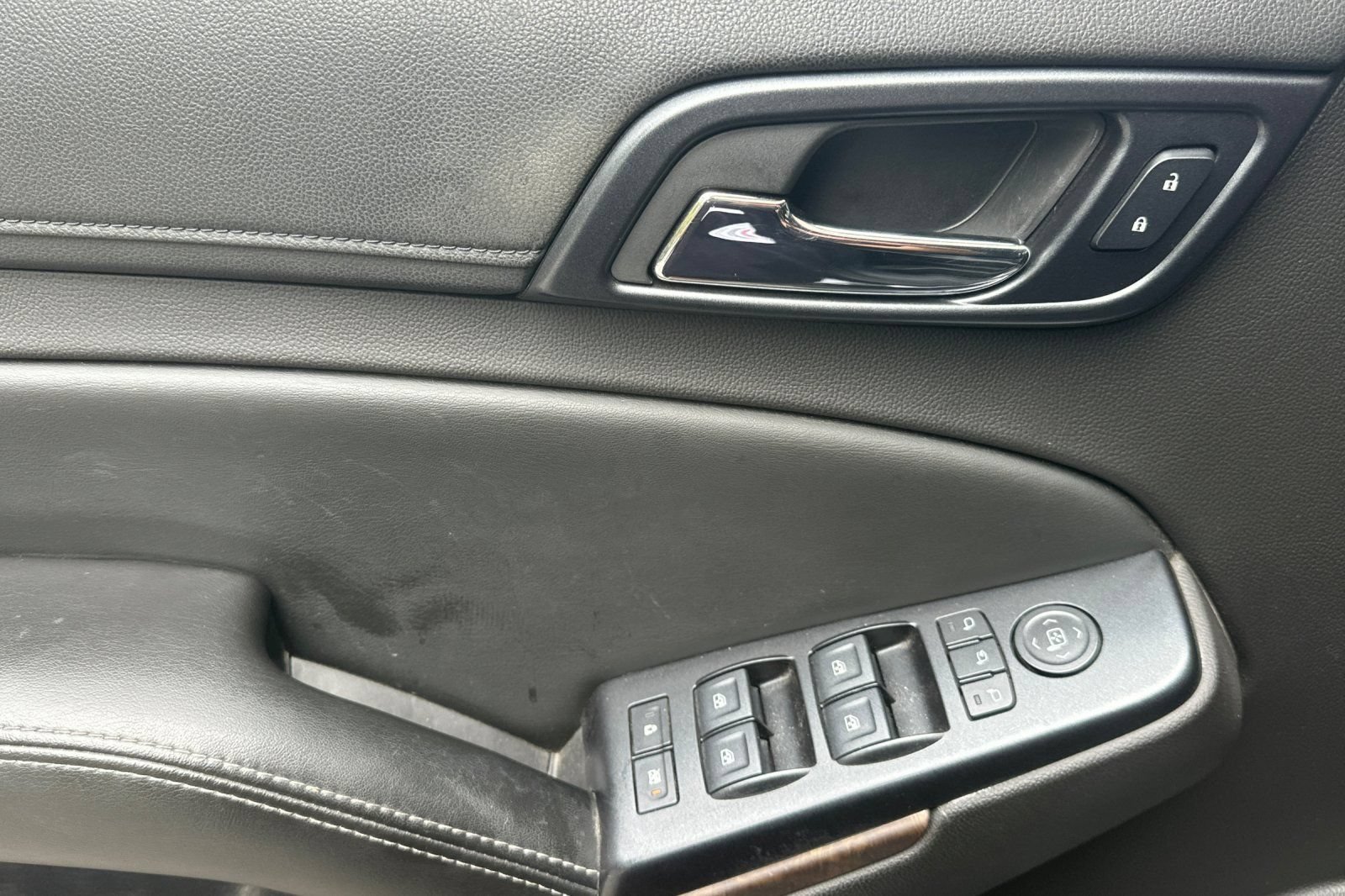 Used 2015 Chevrolet Tahoe LT RWD image 12