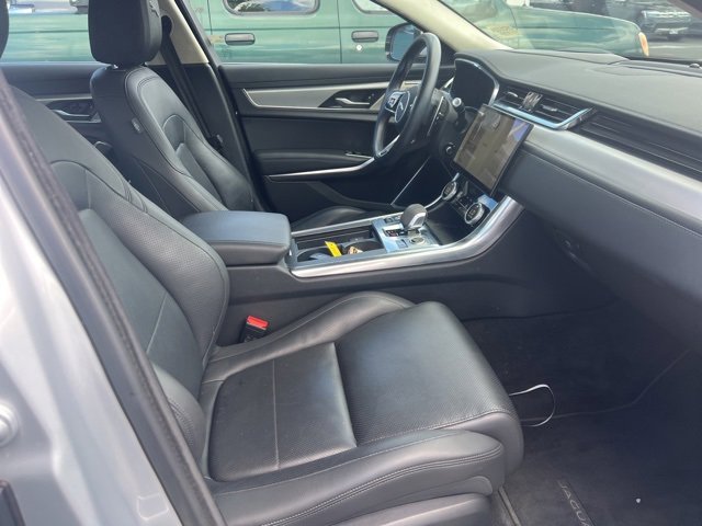 Used 2021 Jaguar XF SE image 6