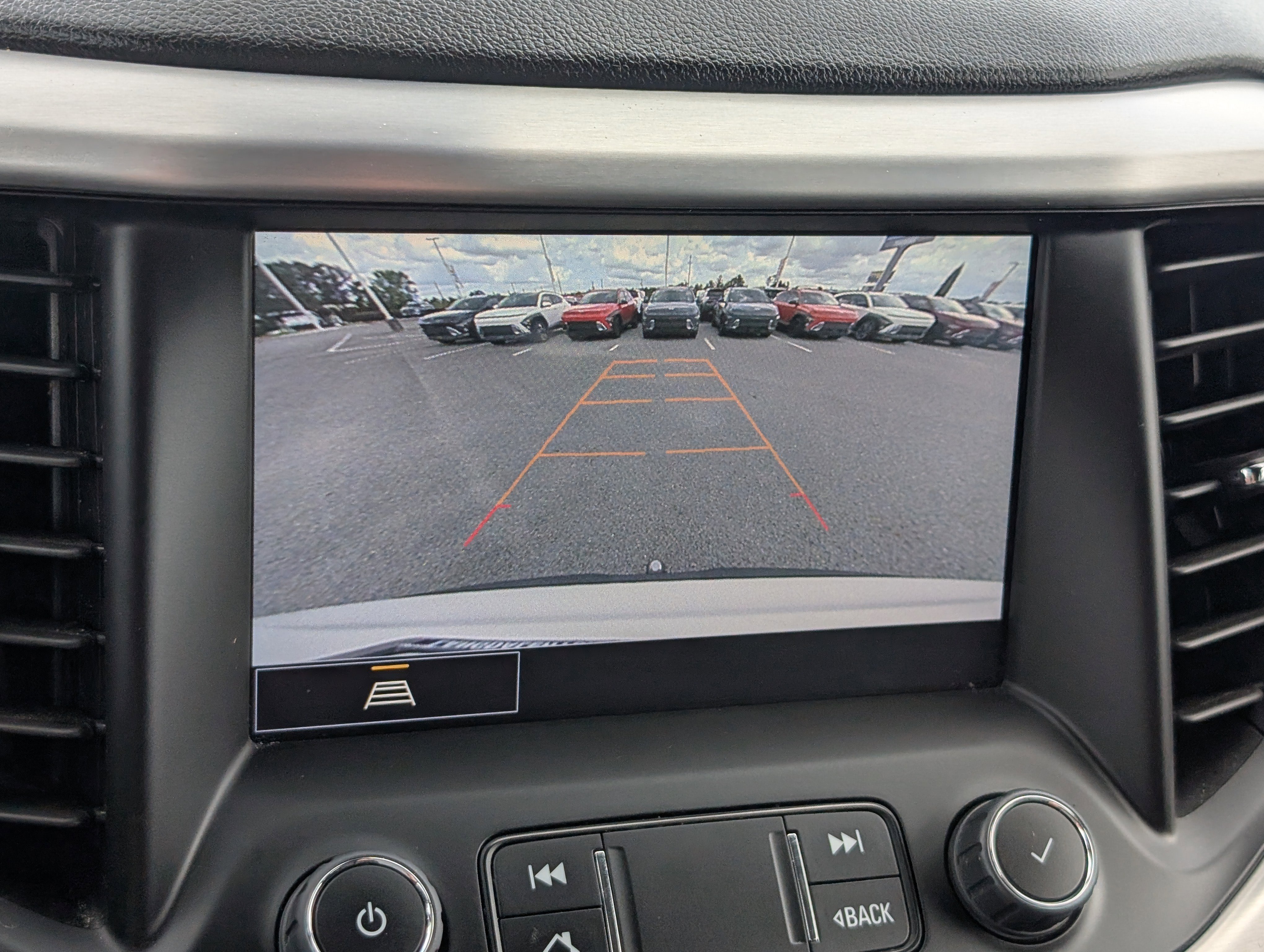 Used 2023 GMC Acadia SLT AWD/4WD image 18