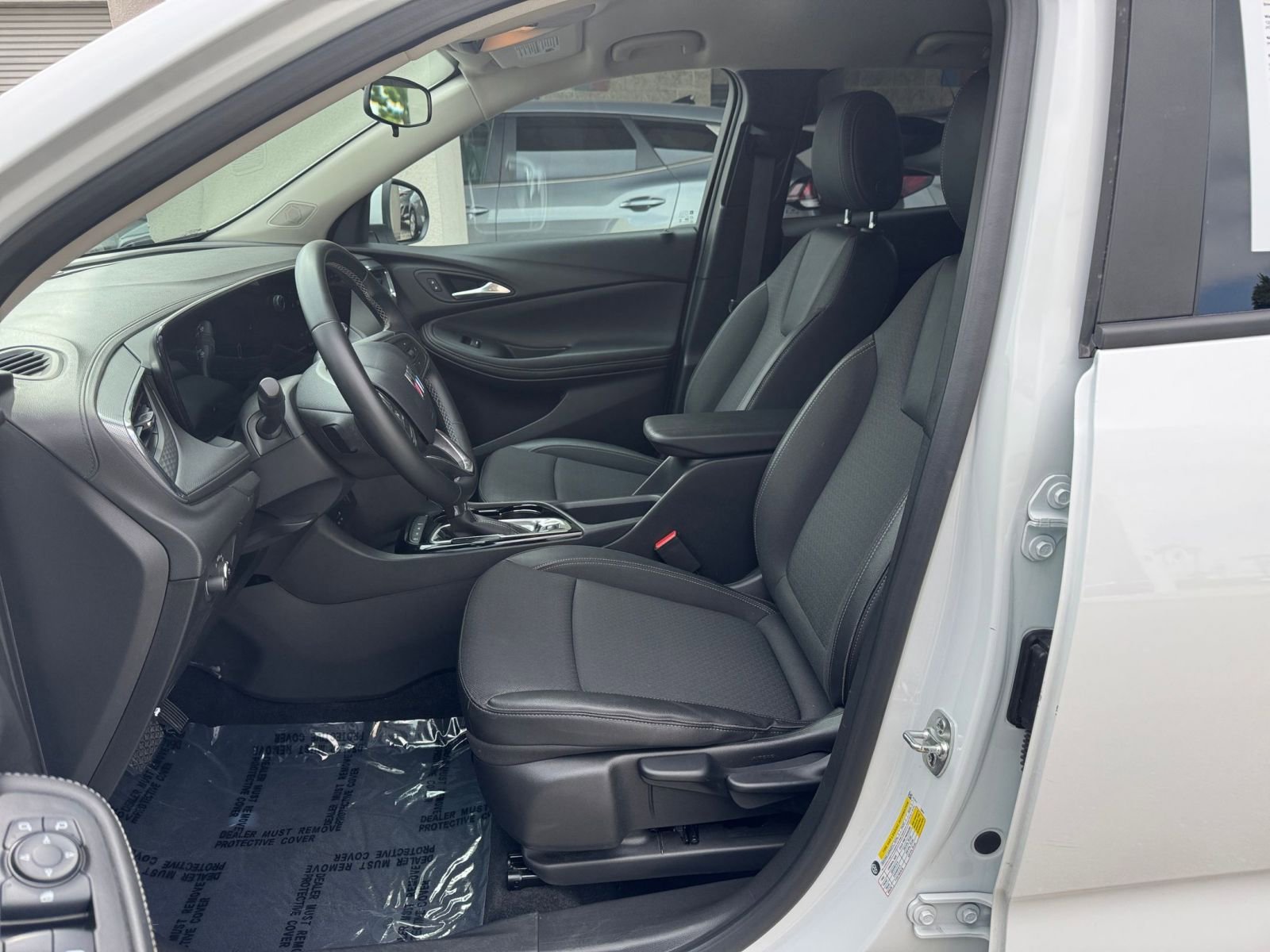 Used 2025 Buick Encore GX Preferred AWD/4WD image 27