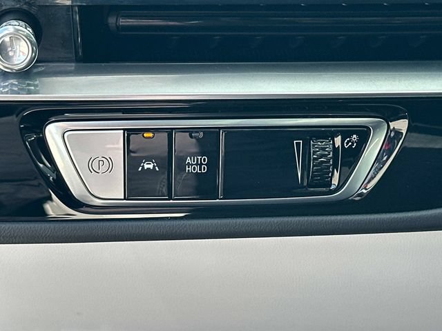 Certified 2024 Cadillac Lyriq Luxury RWD image 12