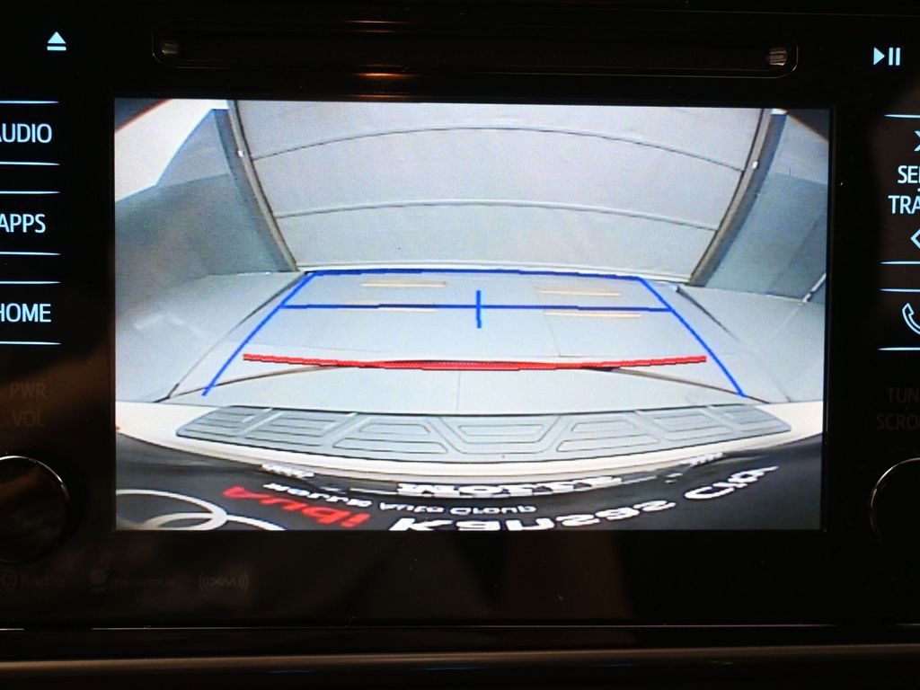 Used 2017 Toyota Corolla SE w/ SE Premium Package image 19