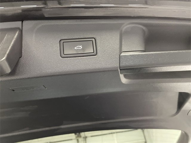 Used 2022 Volkswagen Atlas SE image 16