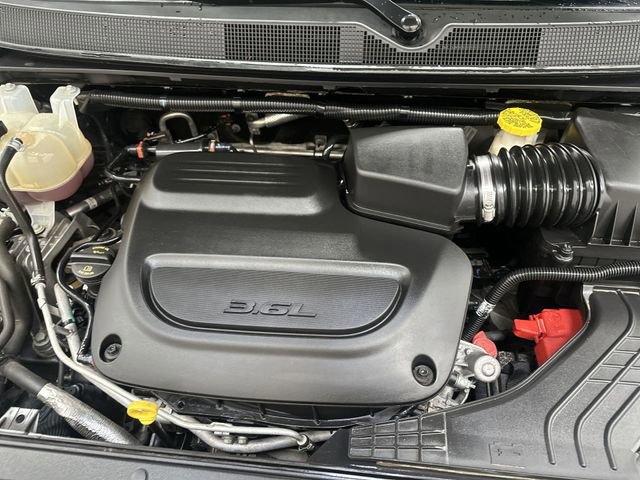 Used 2020 Chrysler Pacifica Touring-L Plus w/ S Appearance Package FWD image 18