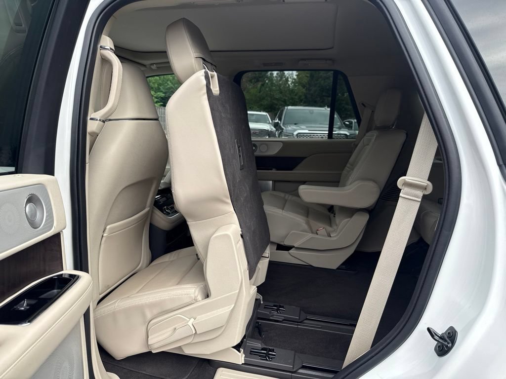 Used 2021 Lincoln Navigator Reserve w/ Luxury Package AWD/4WD image 57