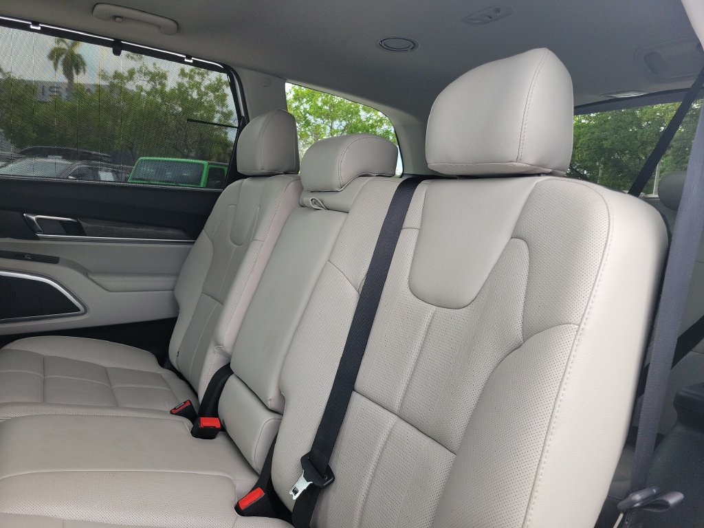 Used 2020 Kia Telluride EX AWD/4WD image 16