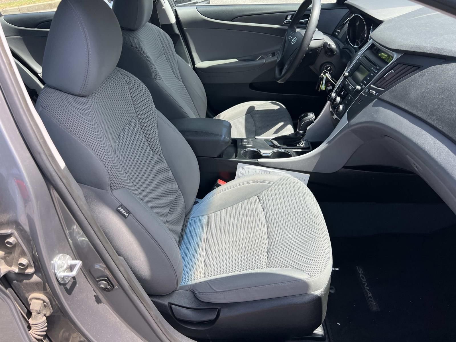 Used 2014 Hyundai Sonata GLS w/ Popular Equipment Group 2 FWD image 13