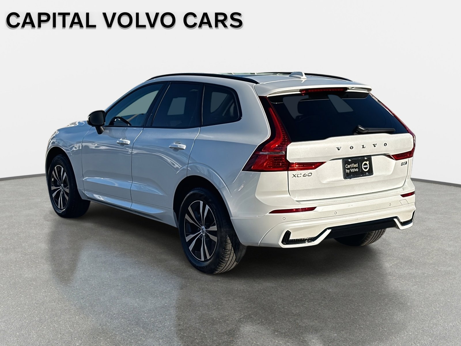 Certified 2025 Volvo XC60 B5 Core image 7