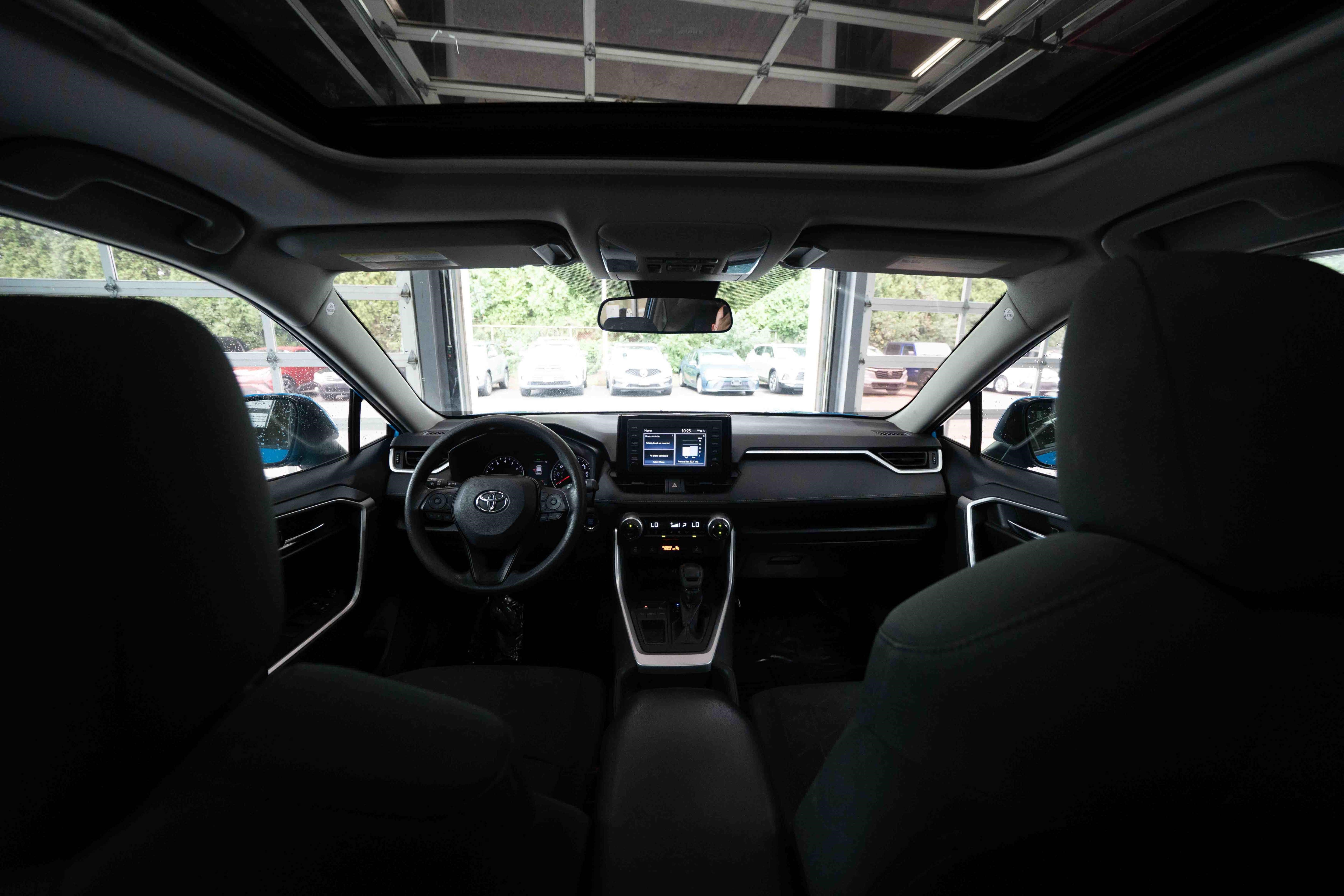 Used 2019 Toyota RAV4 XLE FWD image 19