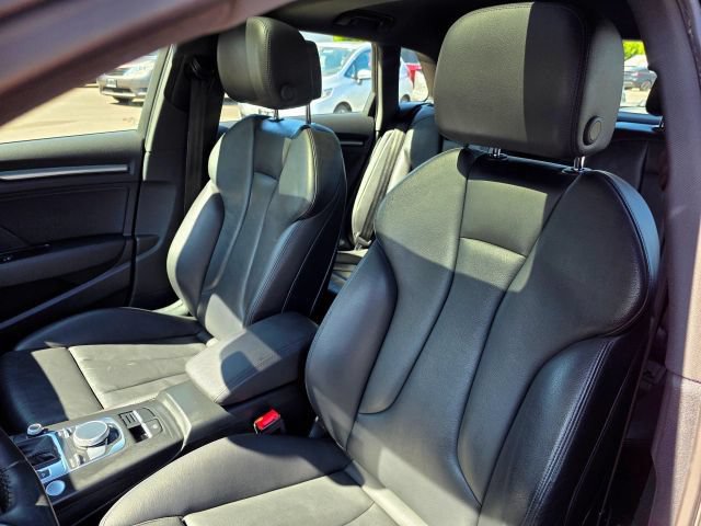 Used 2017 Audi A3 e-tron Premium Plus w/ Technology Package FWD image 31