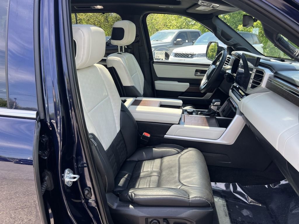 Used 2024 Toyota Sequoia Capstone AWD/4WD image 35