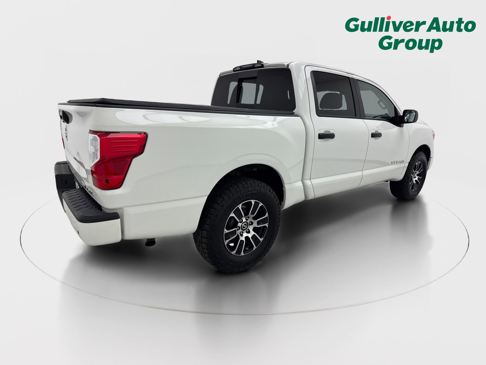 Used 2022 Nissan Titan SV AWD/4WD image 9
