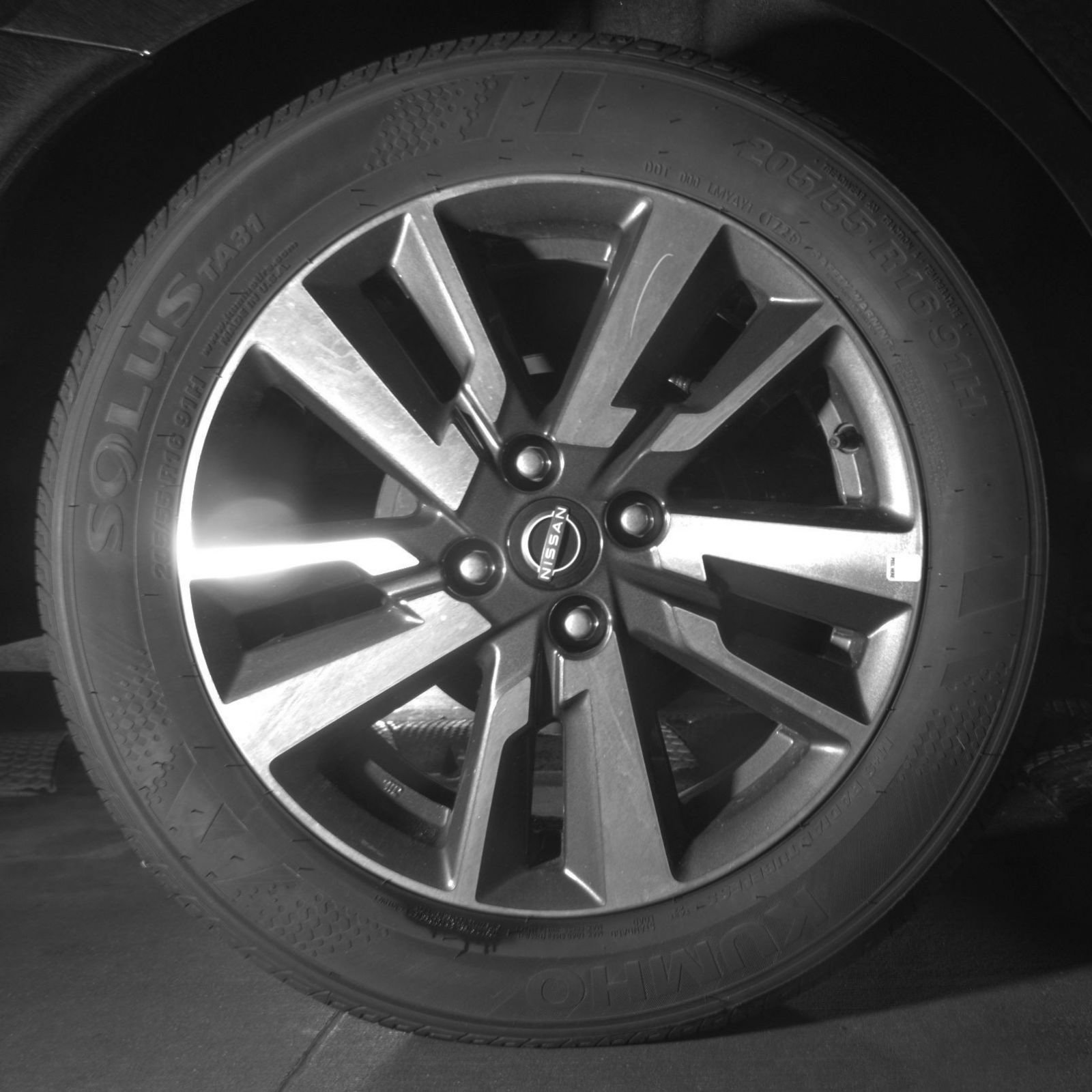 Used 2025 Nissan Versa SV FWD image 18