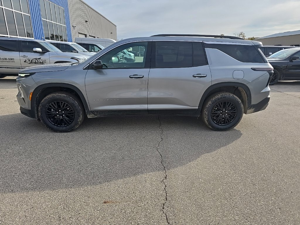 Used 2026 Chevrolet Traverse LT AWD/4WD image 3