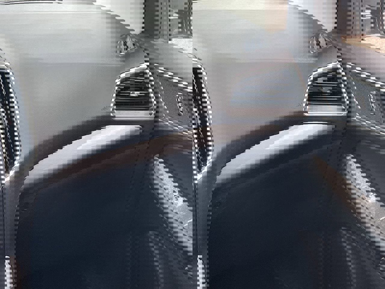 Certified 2024 Ford Edge SEL image 17