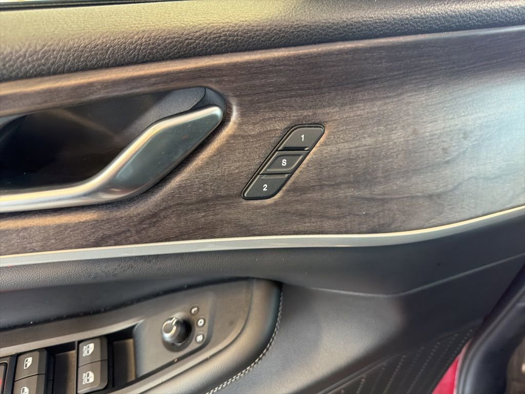 Used 2023 Jeep Grand Cherokee Limited w/ Luxury Tech Group II image 30