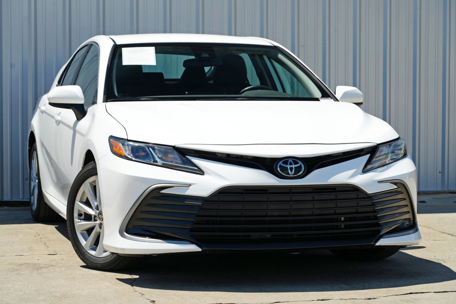 Used 2024 Toyota Camry LE image 2