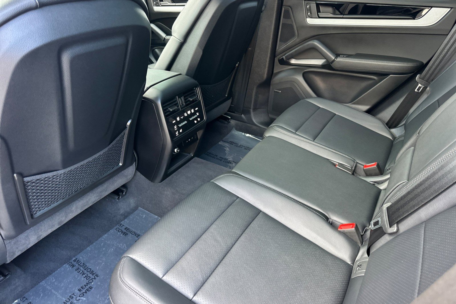 Certified 2025 Porsche Cayenne E-Hybrid image 13