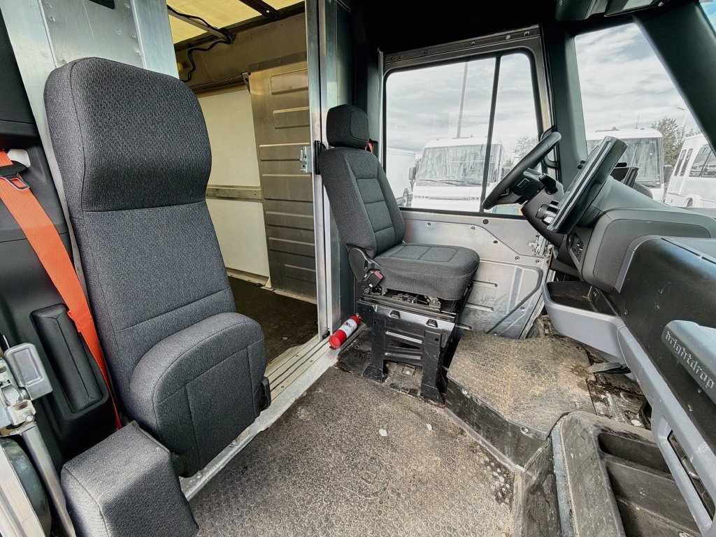 Used 2024 Chevrolet Brightdrop 600 w/ Commercial Equipment Package AWD/4WD image 26