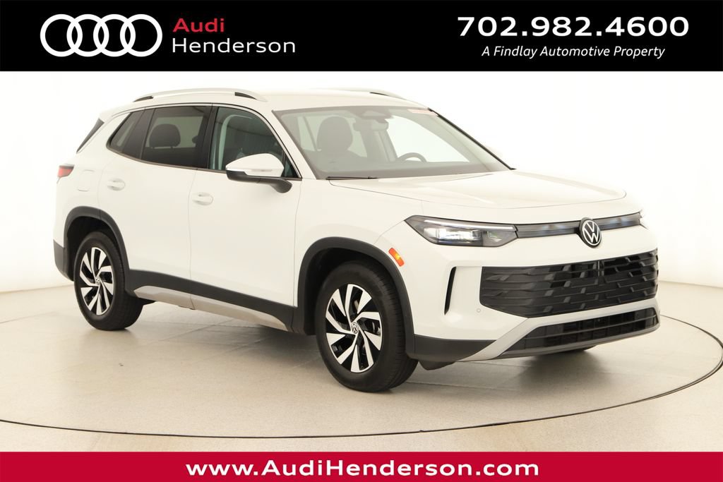 Used 2025 Volkswagen Tiguan S FWD image 1