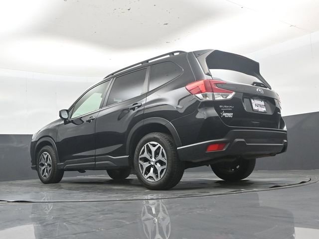 Used 2023 Subaru Forester Premium image 41
