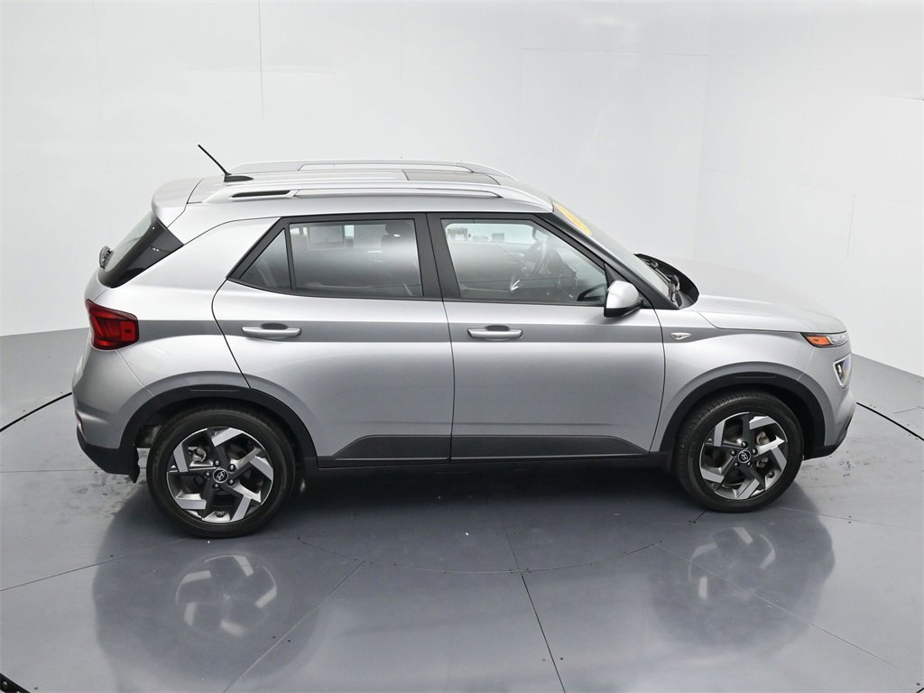 Used 2023 Hyundai Venue SEL image 44