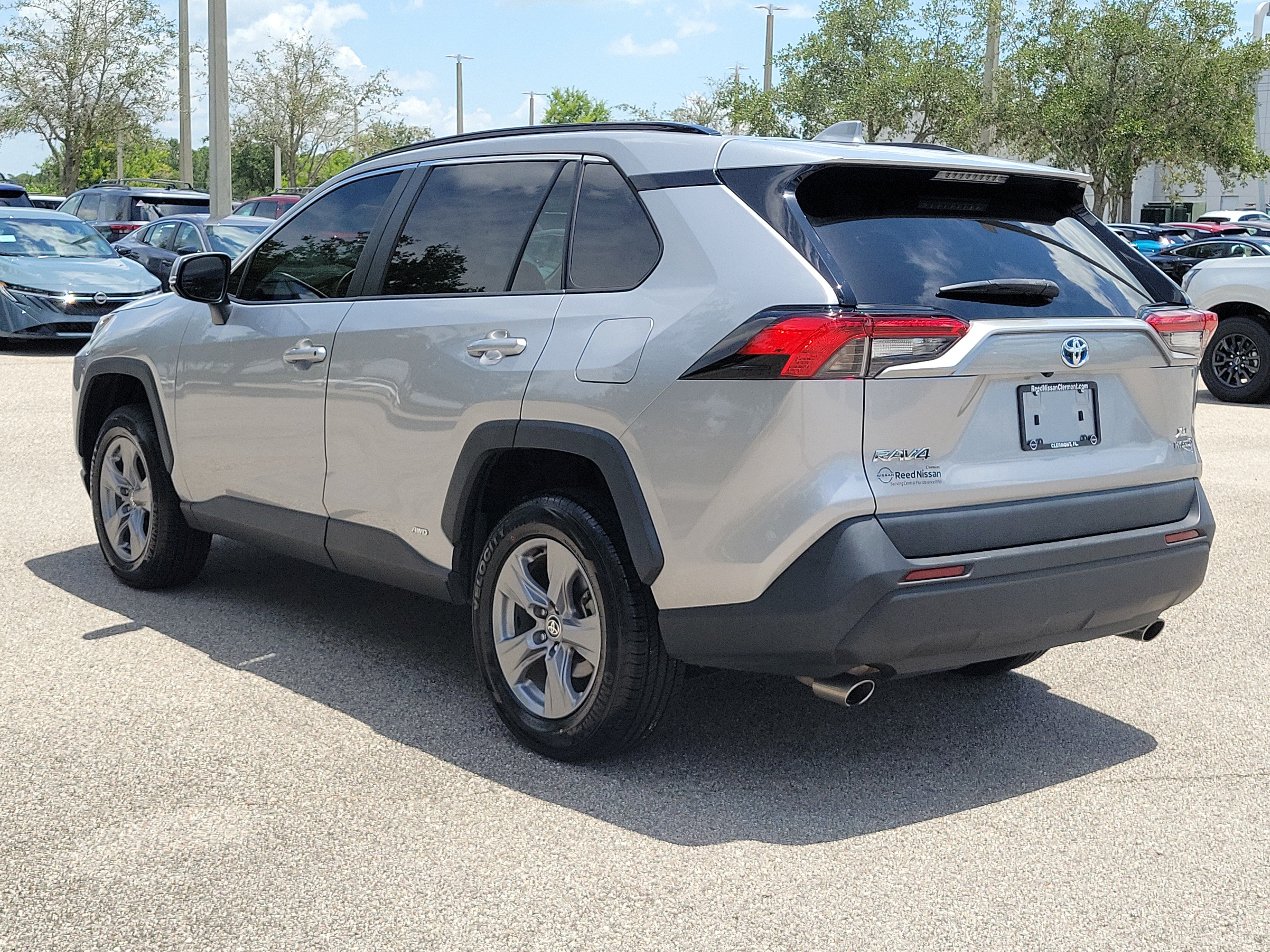 Used 2022 Toyota RAV4 XLE w/ Convenience Package AWD/4WD image 8