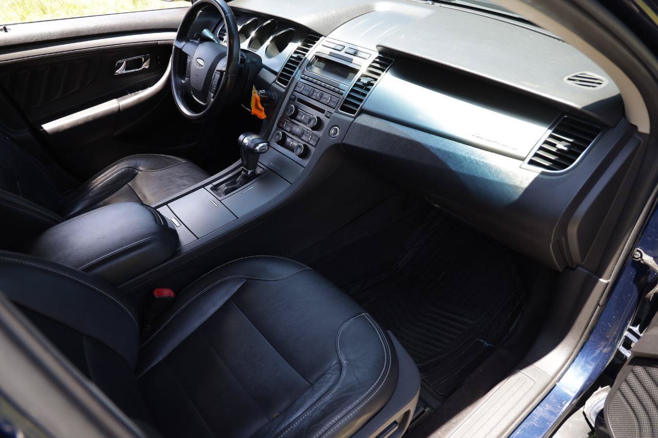Used 2012 Ford Taurus SEL FWD image 18