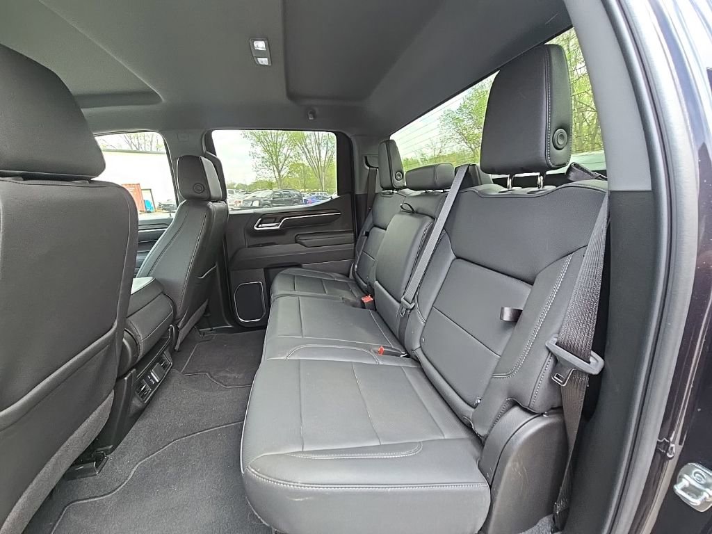 Used 2025 GMC Sierra 1500 SLT image 17