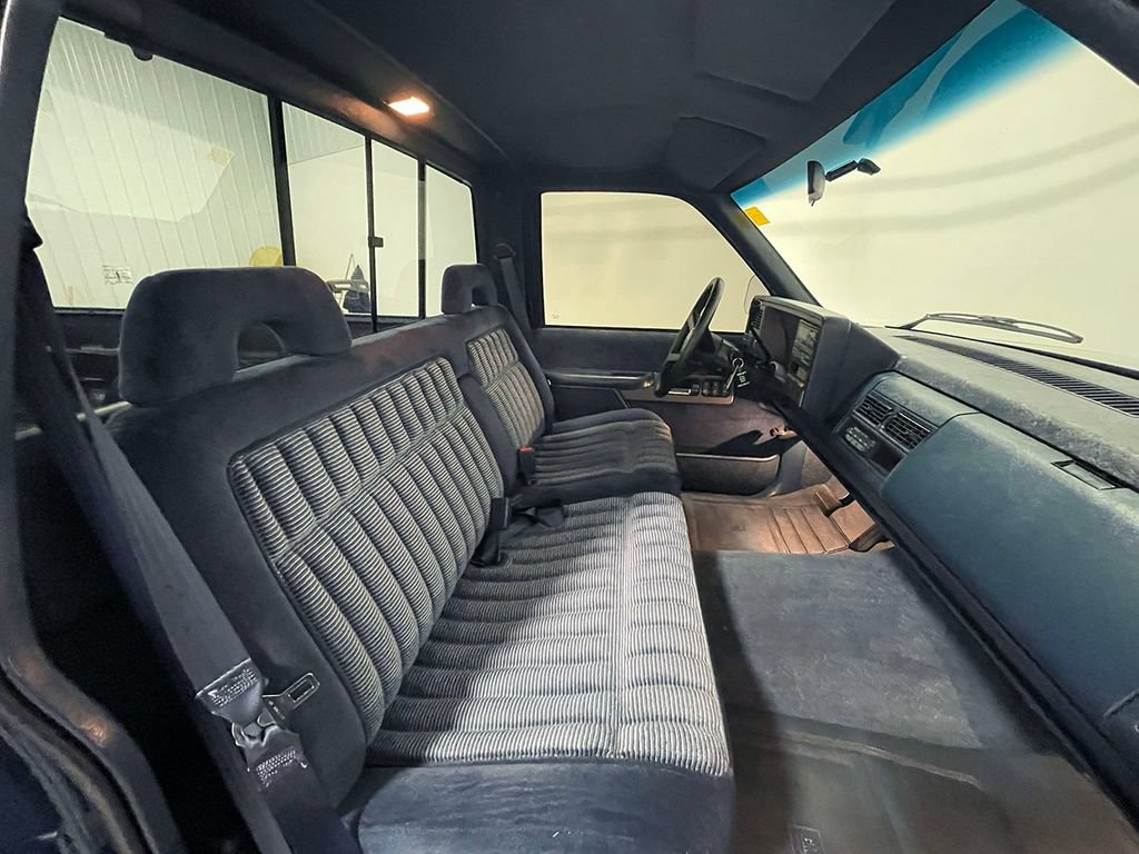 Used 1992 Chevrolet Silverado 1500 2WD Regular Cab image 38