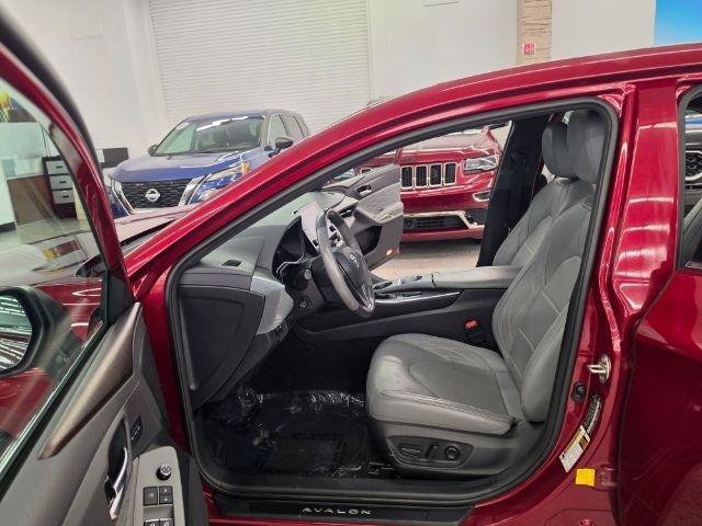 Used 2020 Toyota Avalon Limited w/ Advanced Safety Package FWD image 8