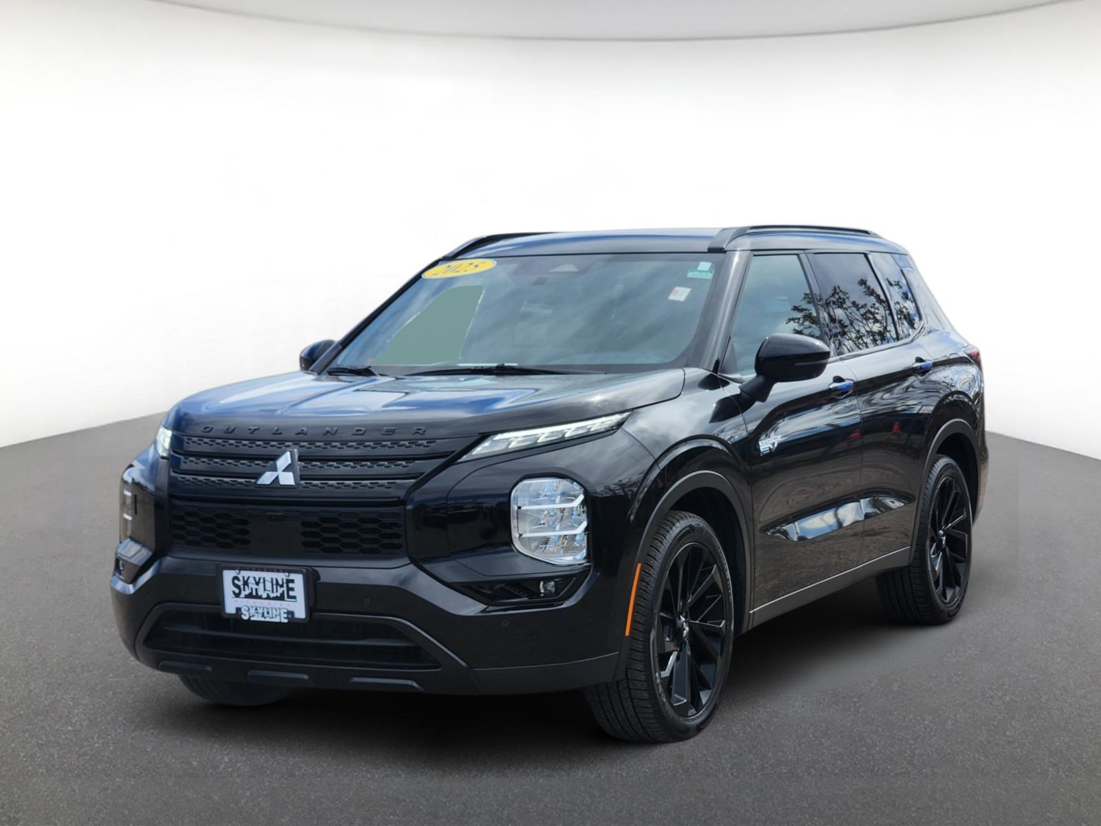 Used 2025 Mitsubishi Outlander SEL AWD/4WD image 2