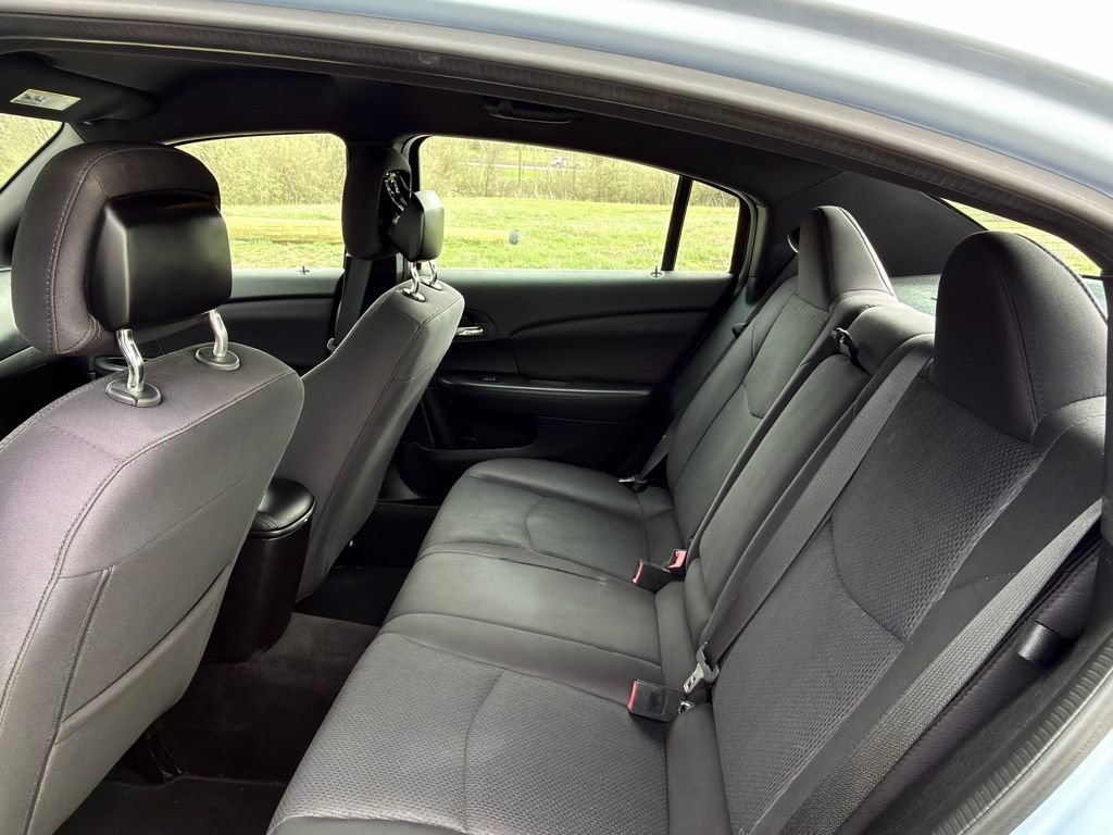 Used 2014 Chrysler 200 LX FWD image 18