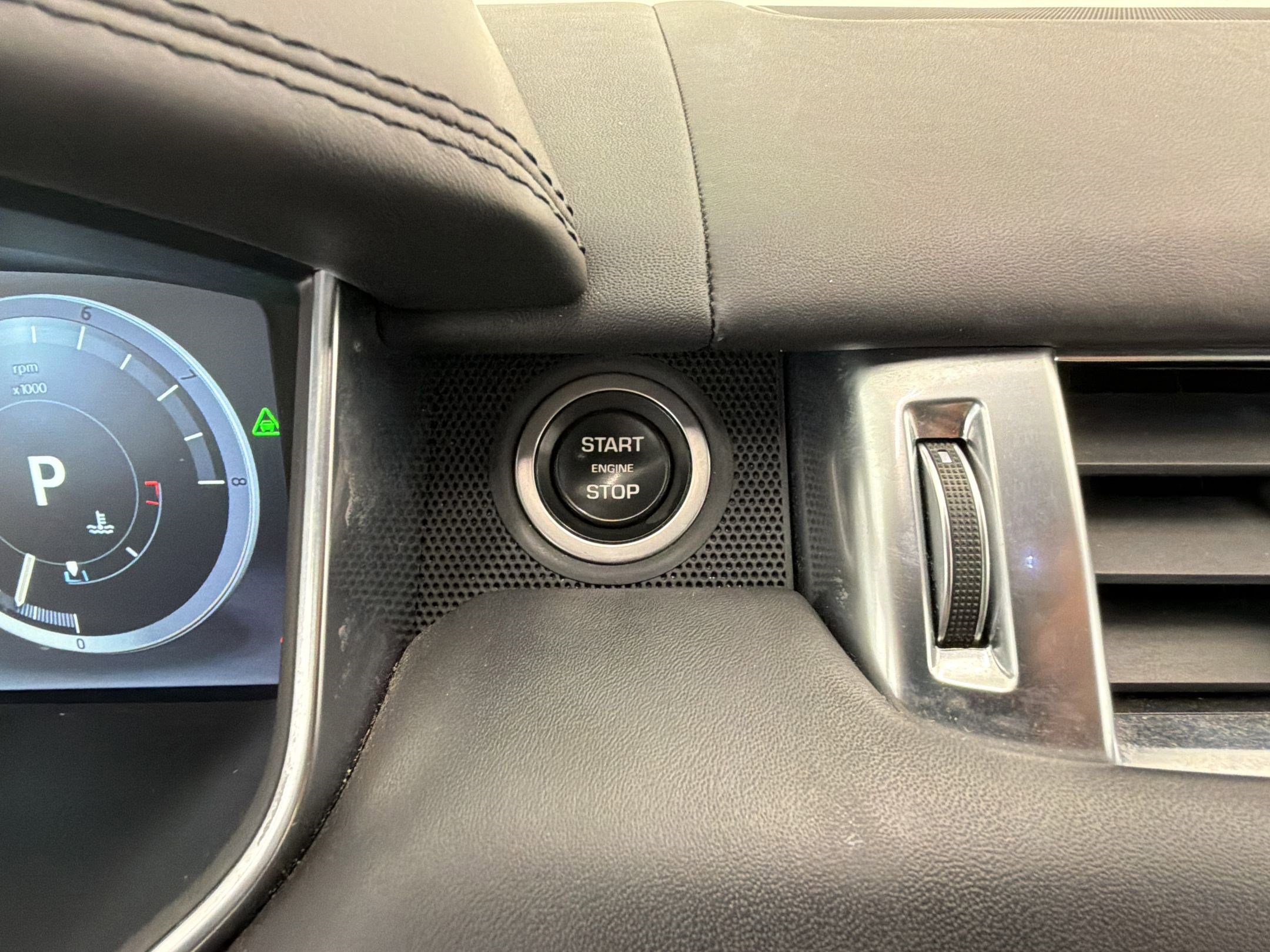 Used 2017 Land Rover Range Rover Sport HSE Dynamic AWD/4WD image 27