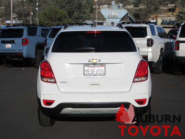 Used 2022 Chevrolet Trax LT w/ LT Convenience Package image 6