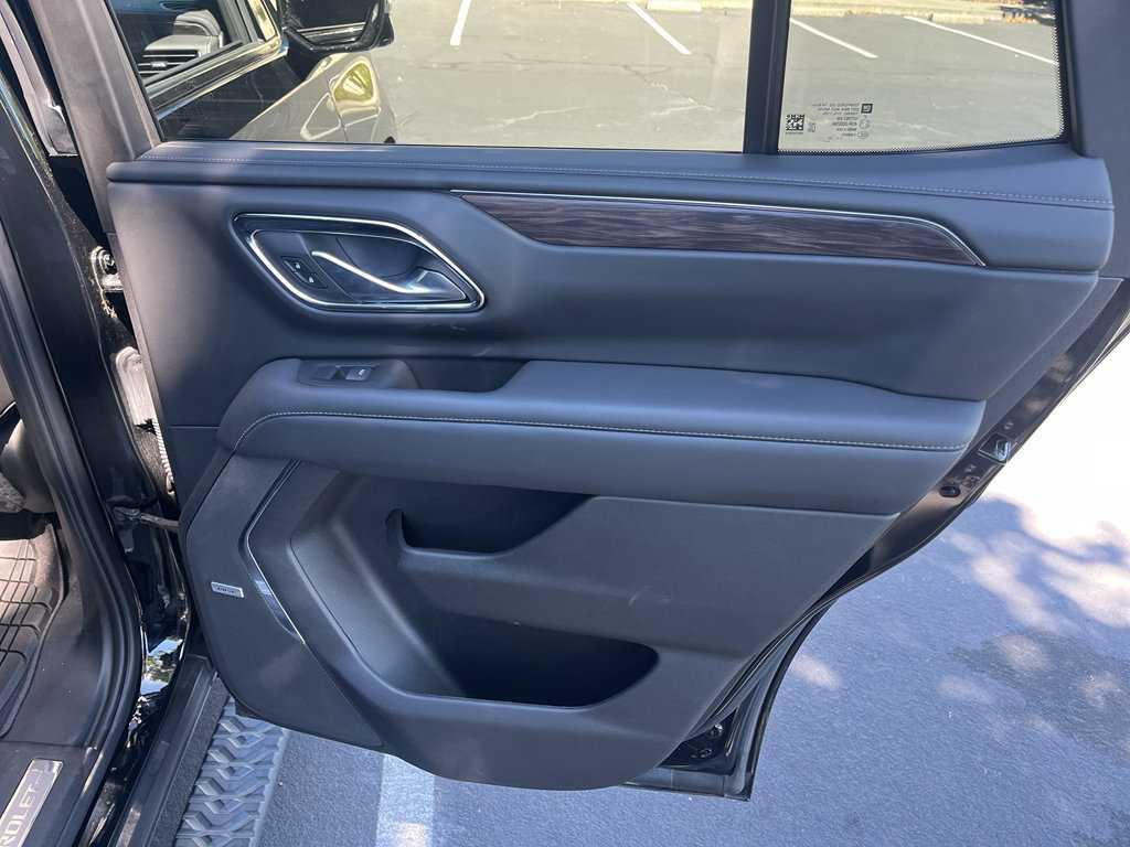 Used 2022 Chevrolet Tahoe Z71 w/ Luxury Package AWD/4WD image 29