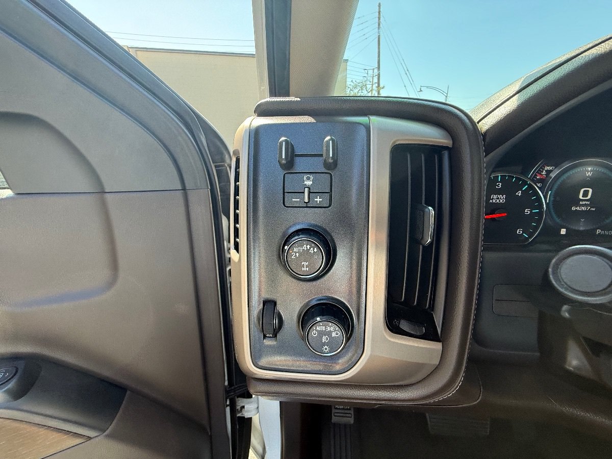 Used 2018 GMC Sierra 1500 Denali w/ Denali Ultimate Package AWD/4WD image 19