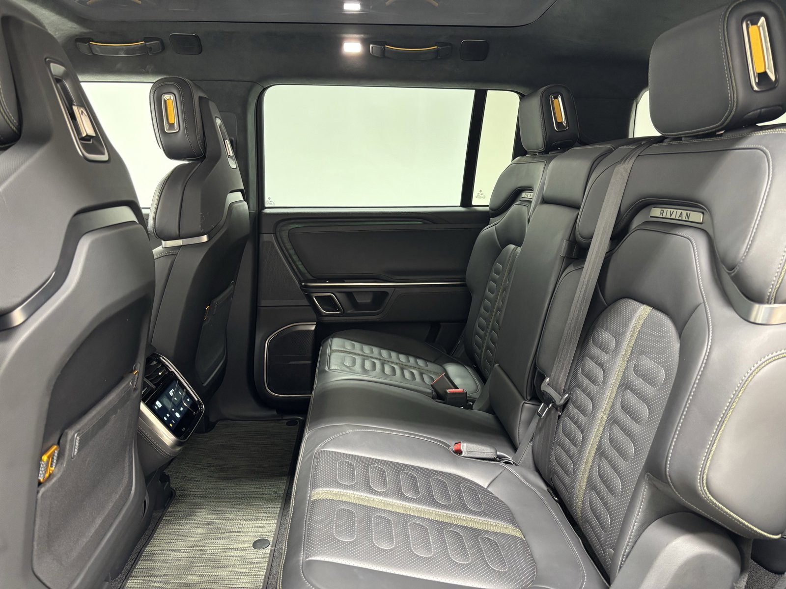 Used 2023 Rivian R1S Adventure AWD/4WD image 21