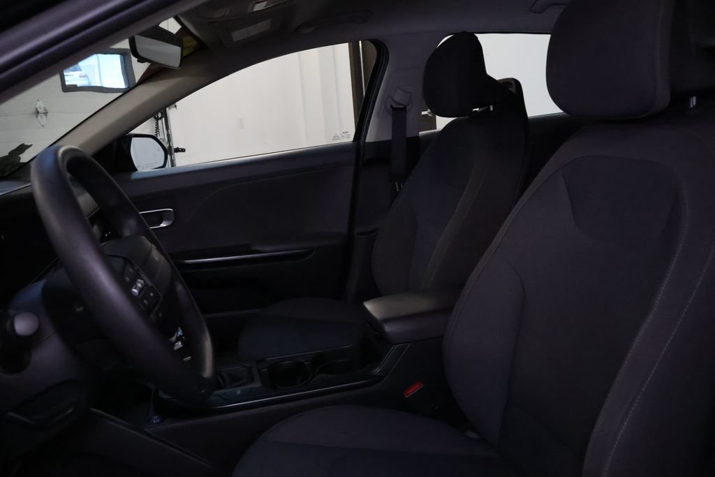 Used 2025 Kia K4 FWD image 13