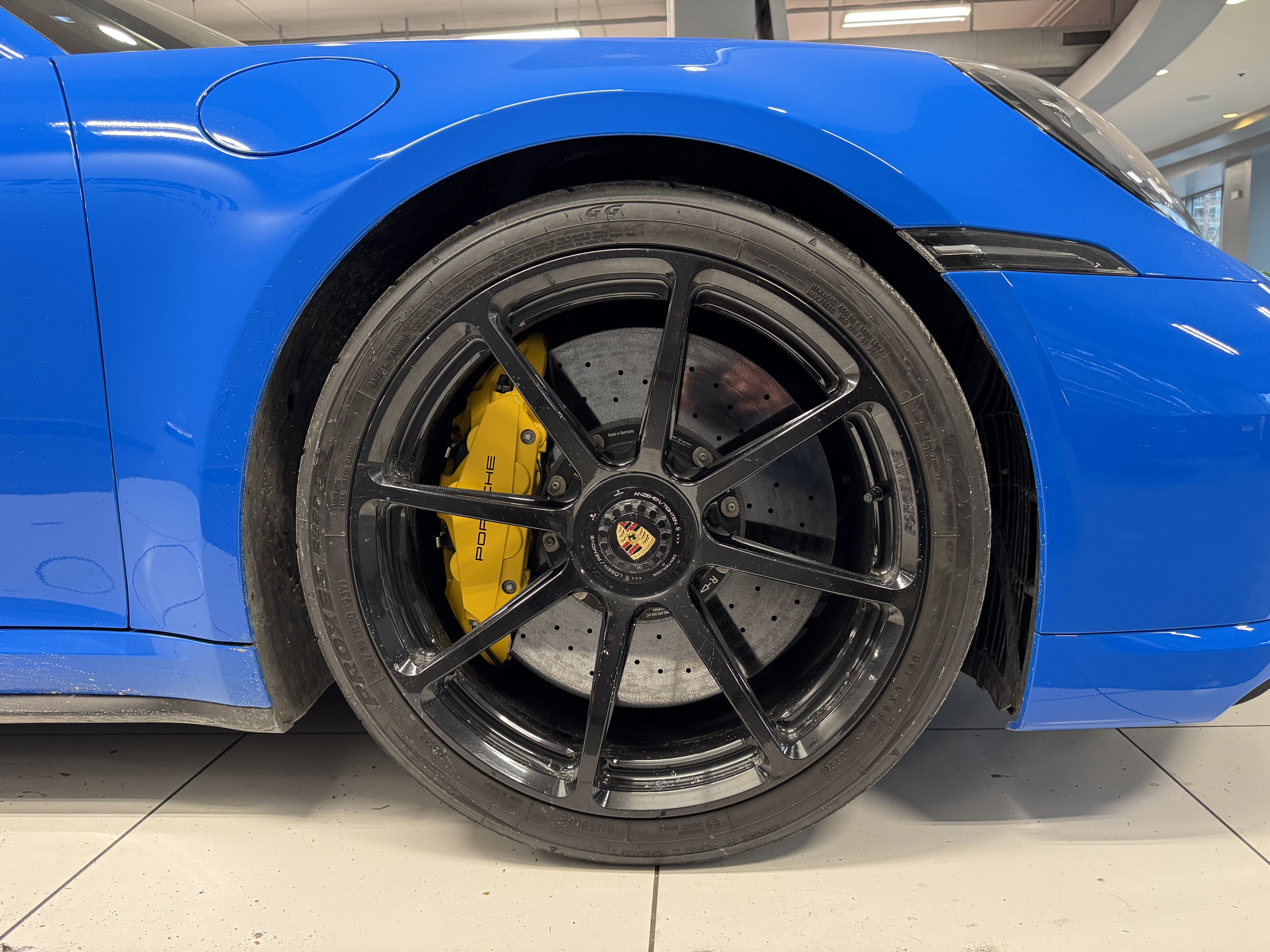 Used 2023 Porsche 911 image 21