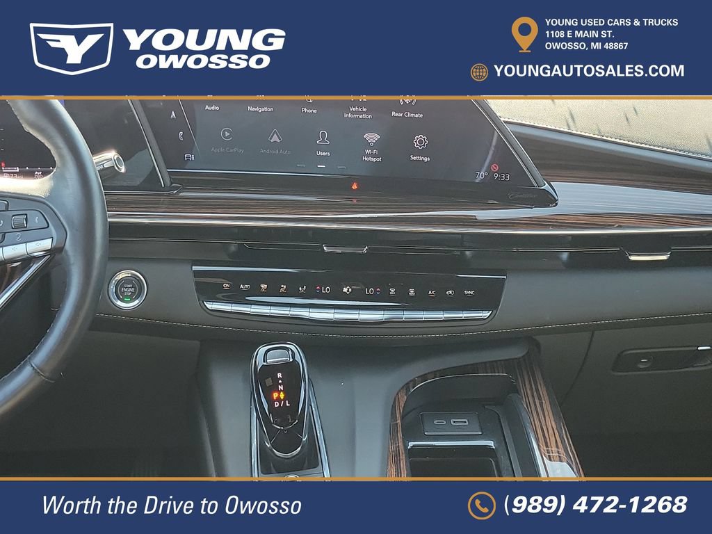 Used 2023 Cadillac Escalade Premium Luxury AWD/4WD image 32