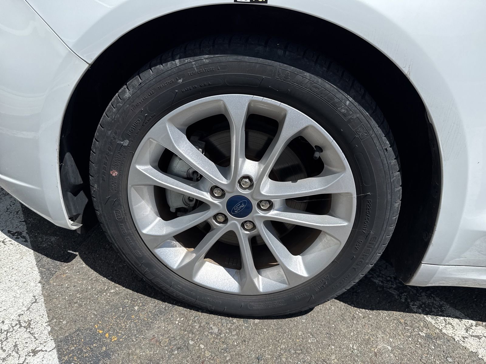 Used 2019 Ford Fusion SE FWD image 18