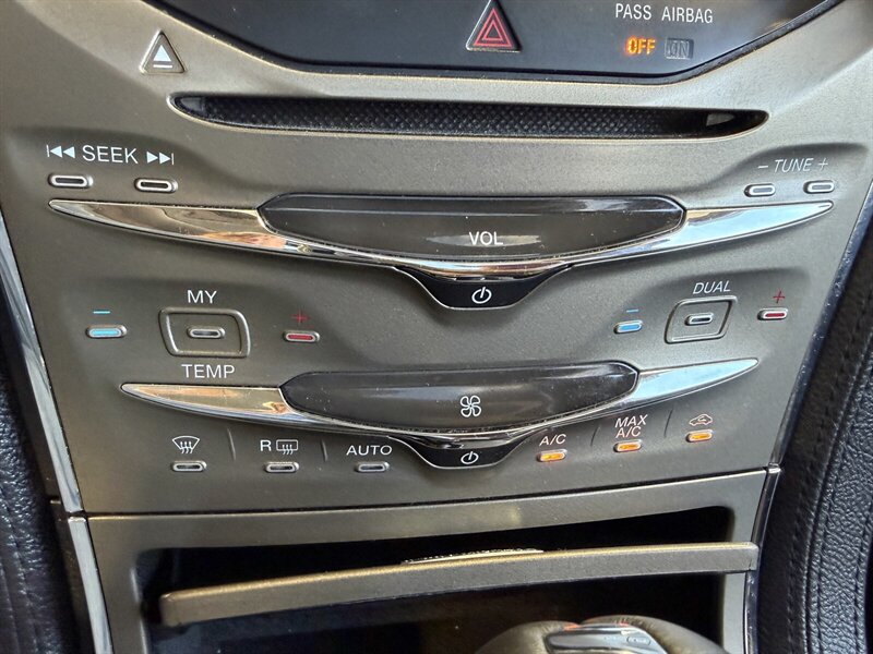 Used 2012 Lincoln MKX AWD image 21