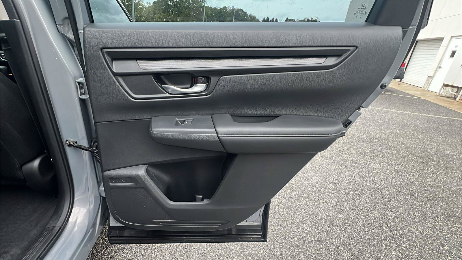 Used 2024 Honda CR-V LX image 14
