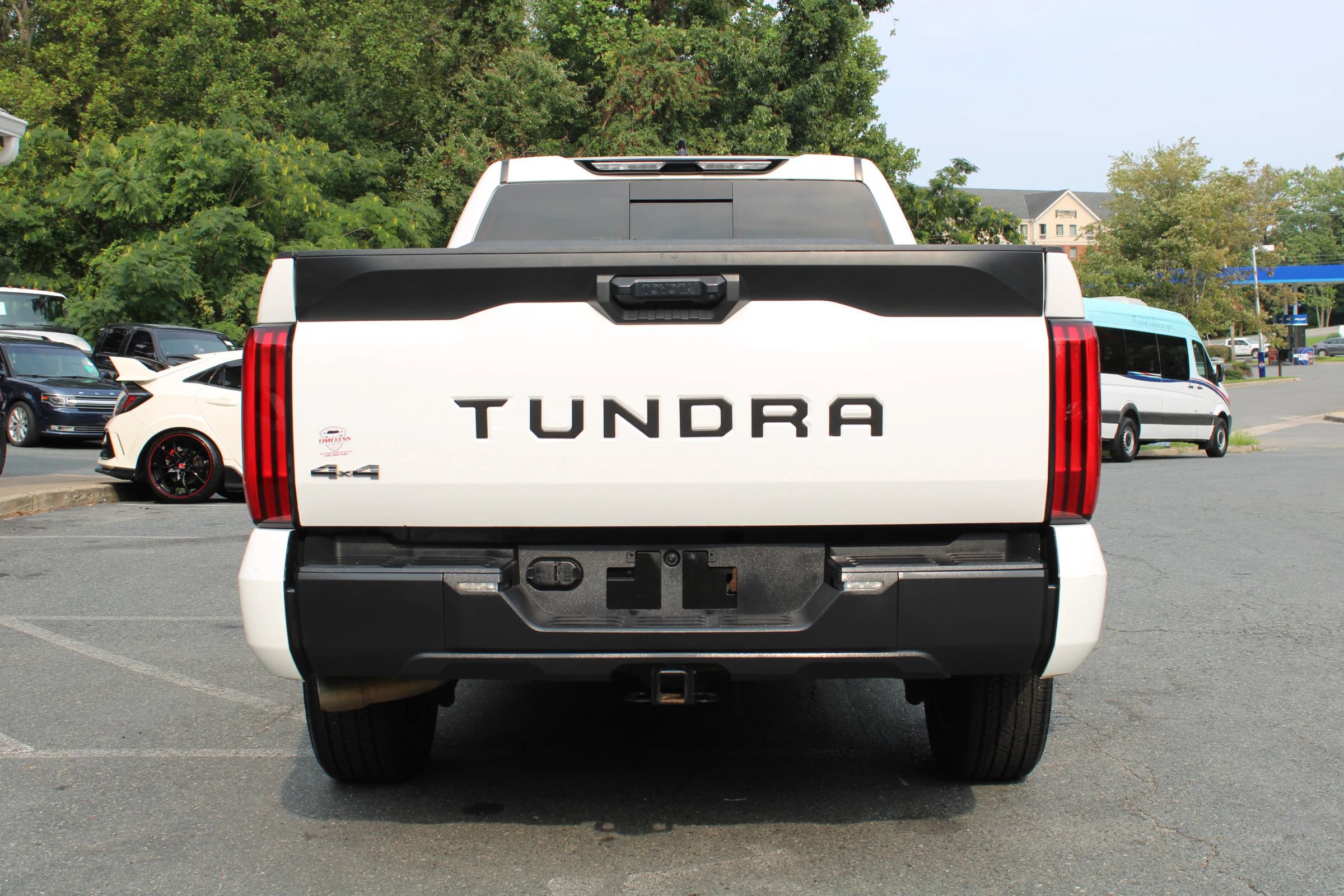 Used 2022 Toyota Tundra SR5 w/ SR5 Premium Package AWD/4WD image 6