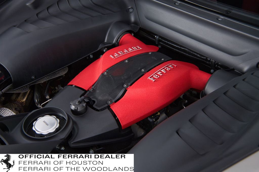Used 2022 Ferrari F8 Tributo image 31