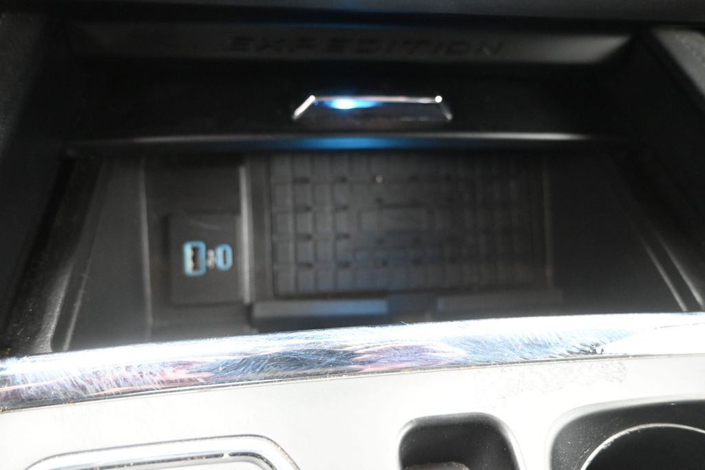 Used 2024 Ford Expedition XLT RWD image 29