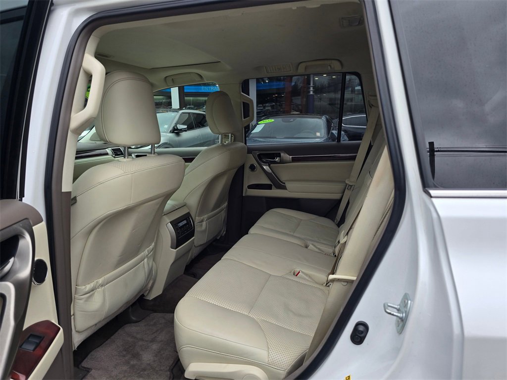 Used 2013 Lexus GX 460 Premium image 12
