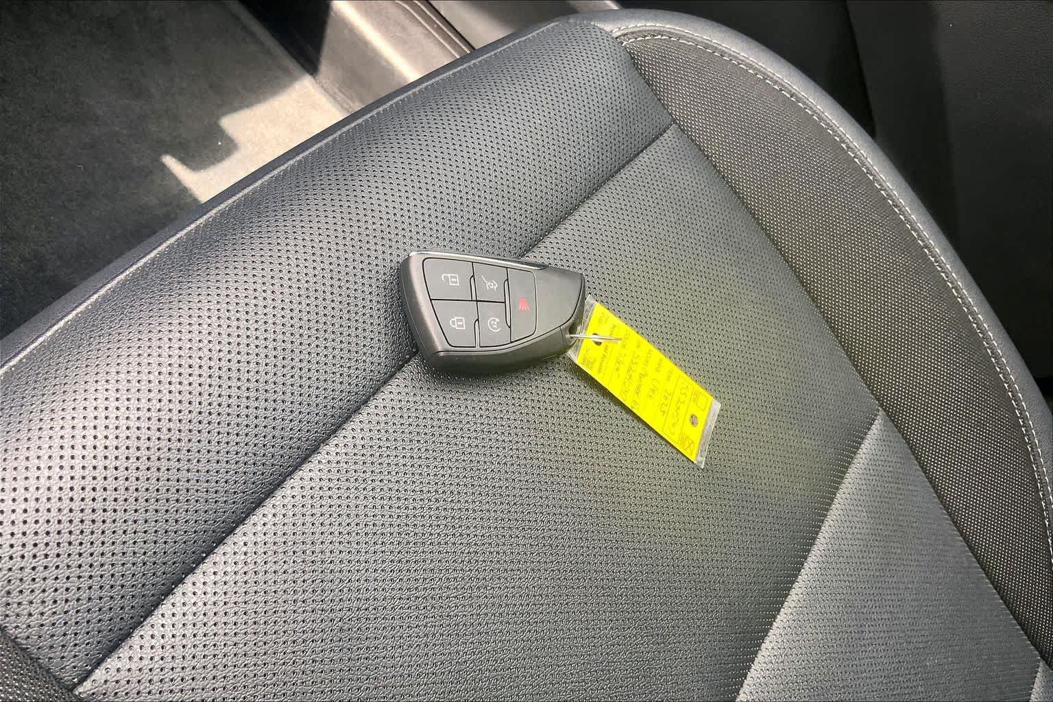 Used 2025 Chevrolet Equinox EV LT FWD image 14