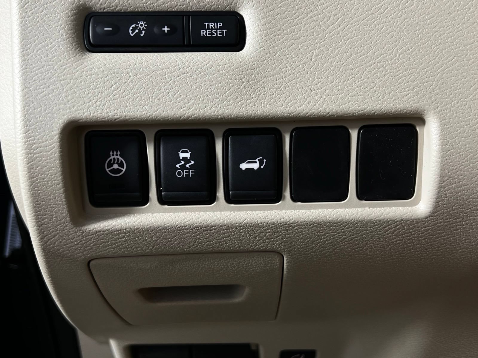 Used 2018 Nissan Murano Platinum w/ Cargo Package FWD image 24